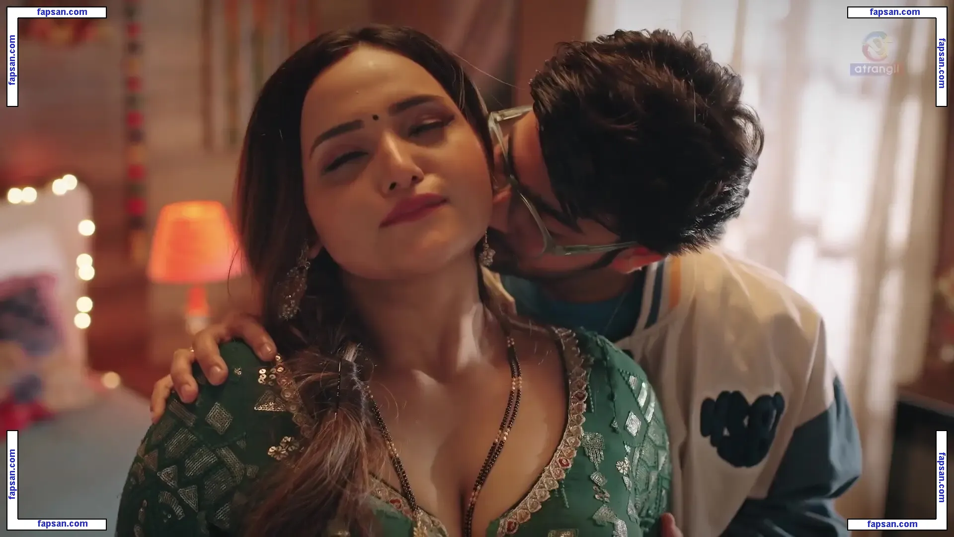 Aliya Naaz голая фото #0003 с Онлифанс