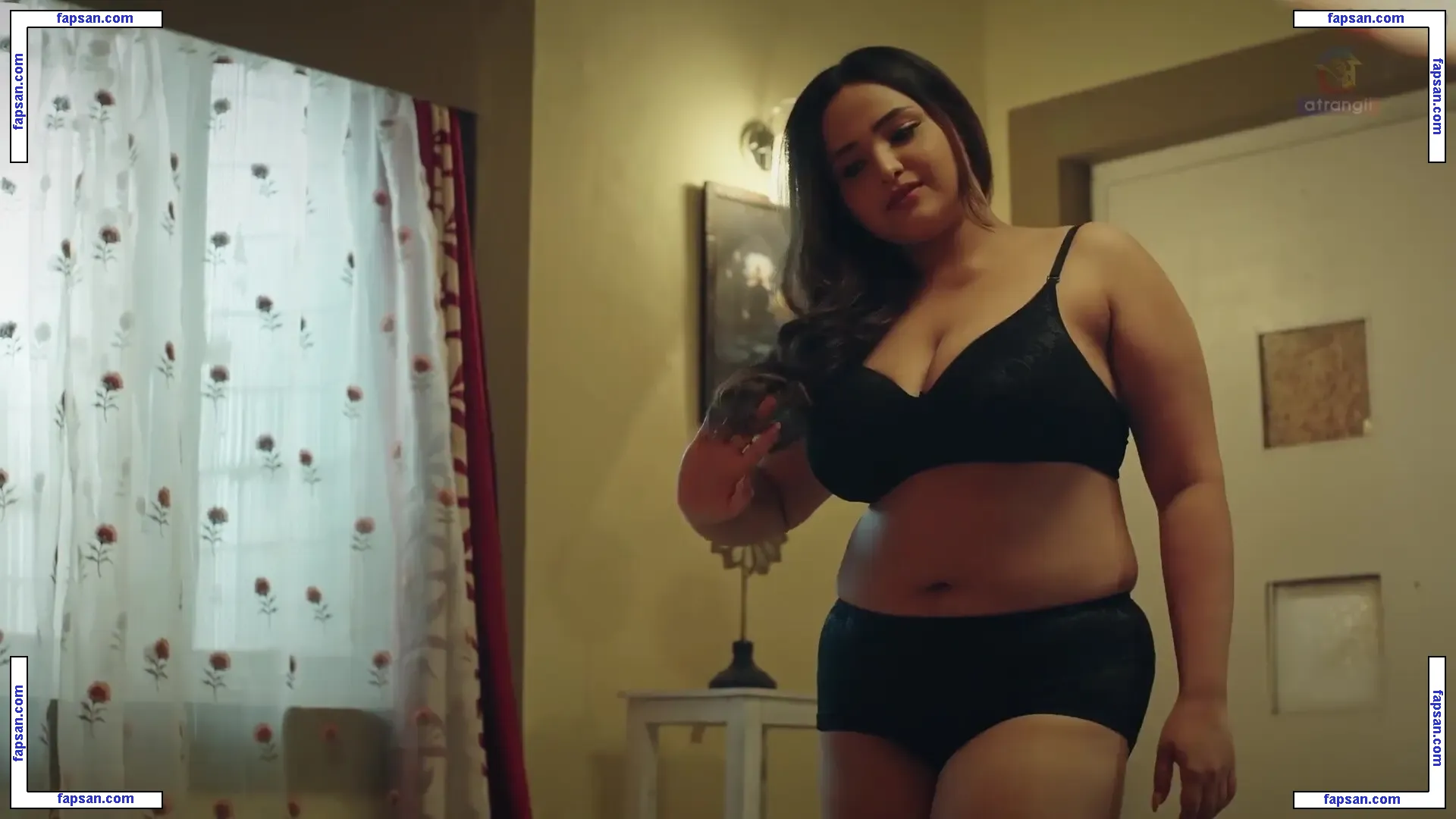 Aliya Naaz голая фото #0005 с Онлифанс