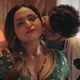 Aliya Naaz голая #0003