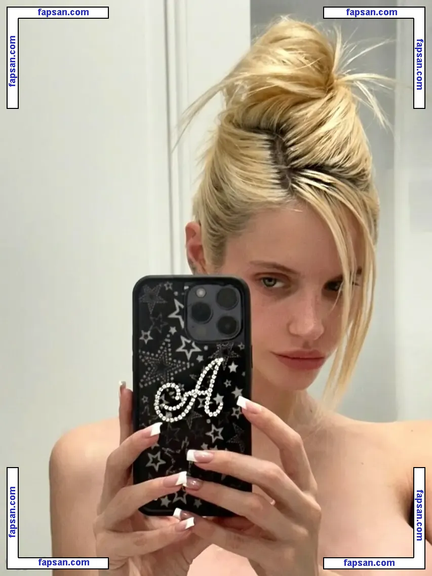 Alizee Gamberini голая фото #0034 с Онлифанс