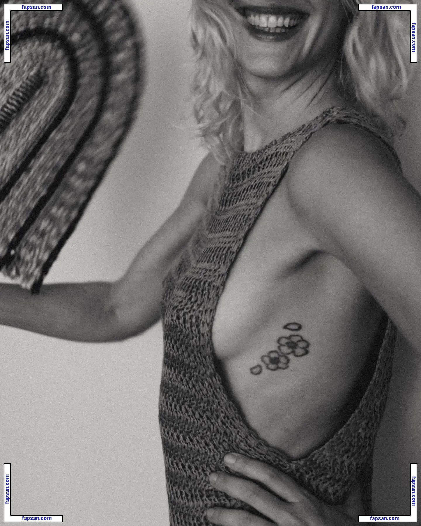 Alli Willow голая фото #0004 с Онлифанс