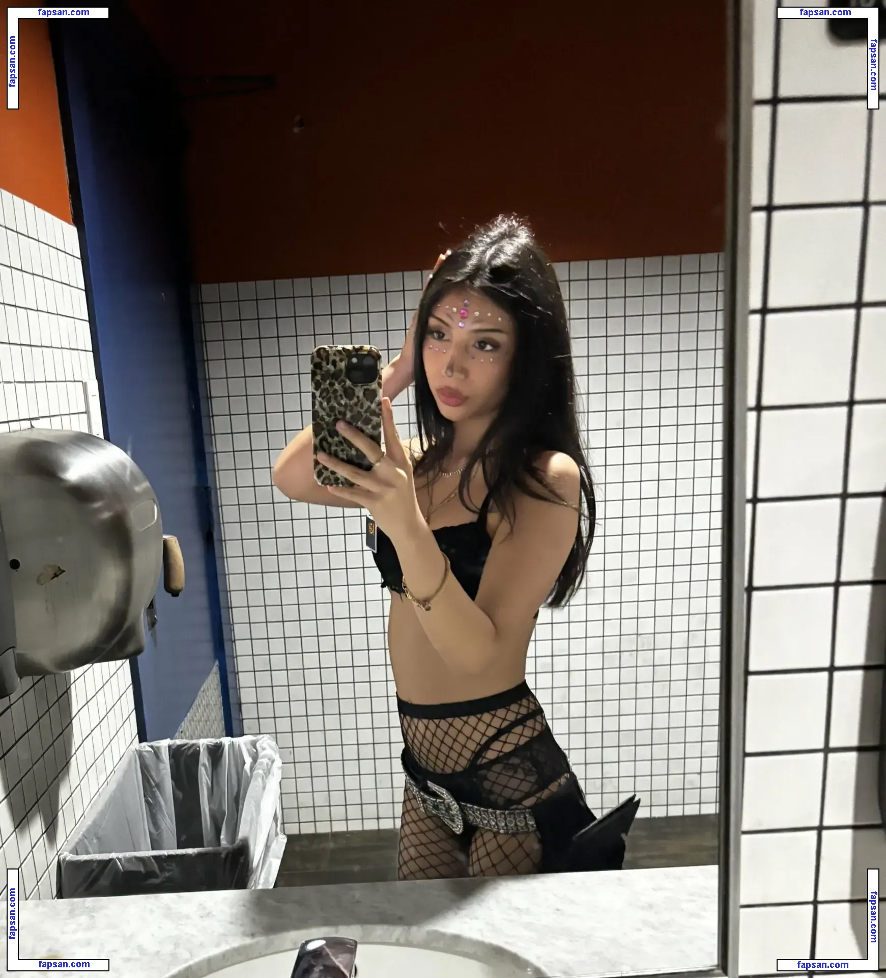 Alll444me голая фото #0003 с Онлифанс