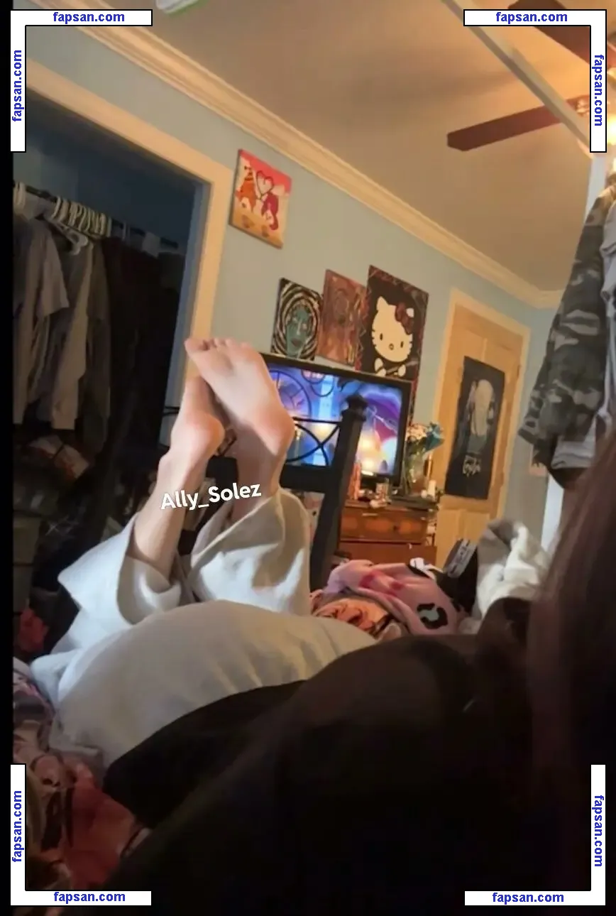 Ally_solez nude photo #0003 from OnlyFans