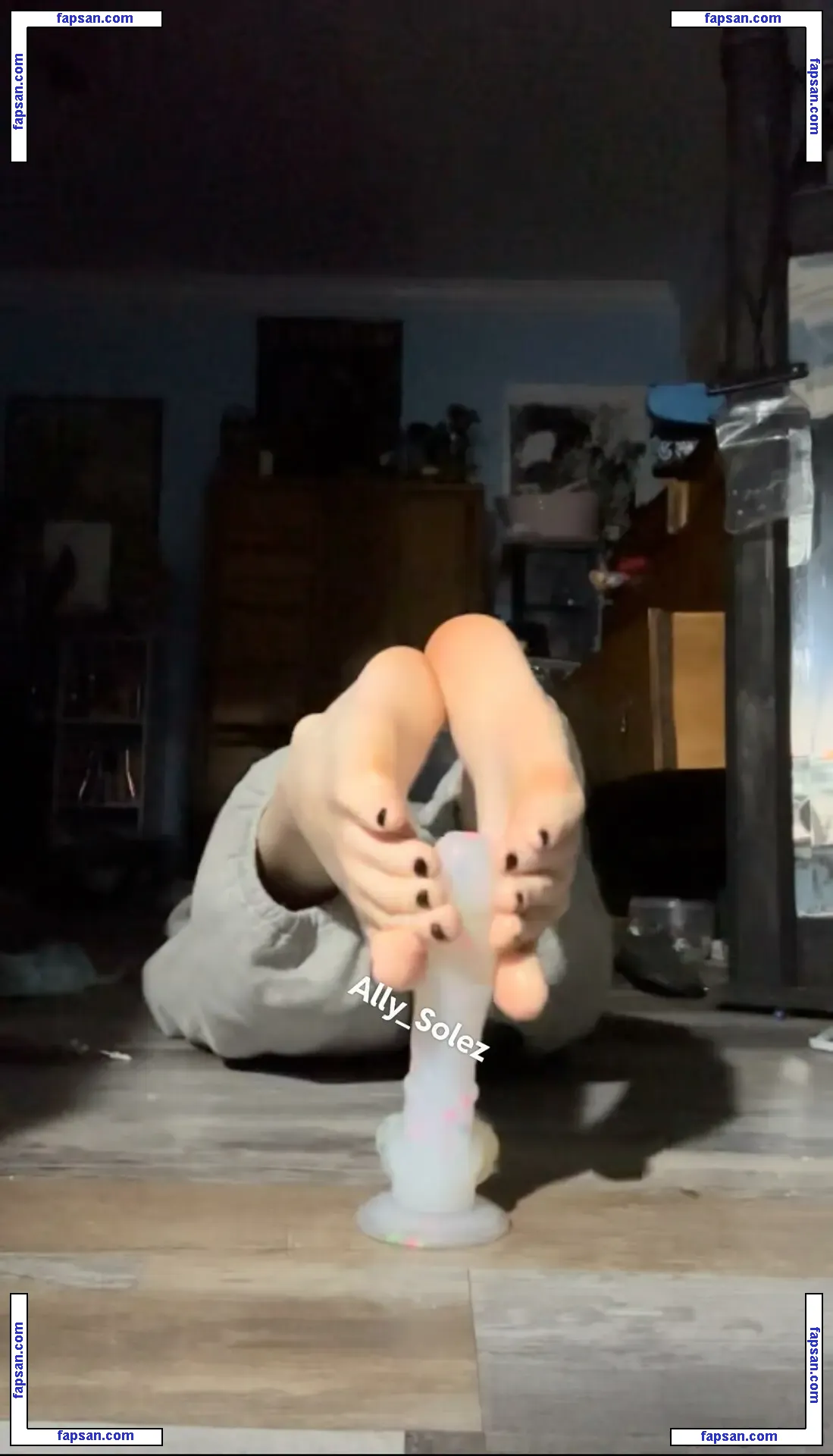 Ally_solez nude photo #0007 from OnlyFans