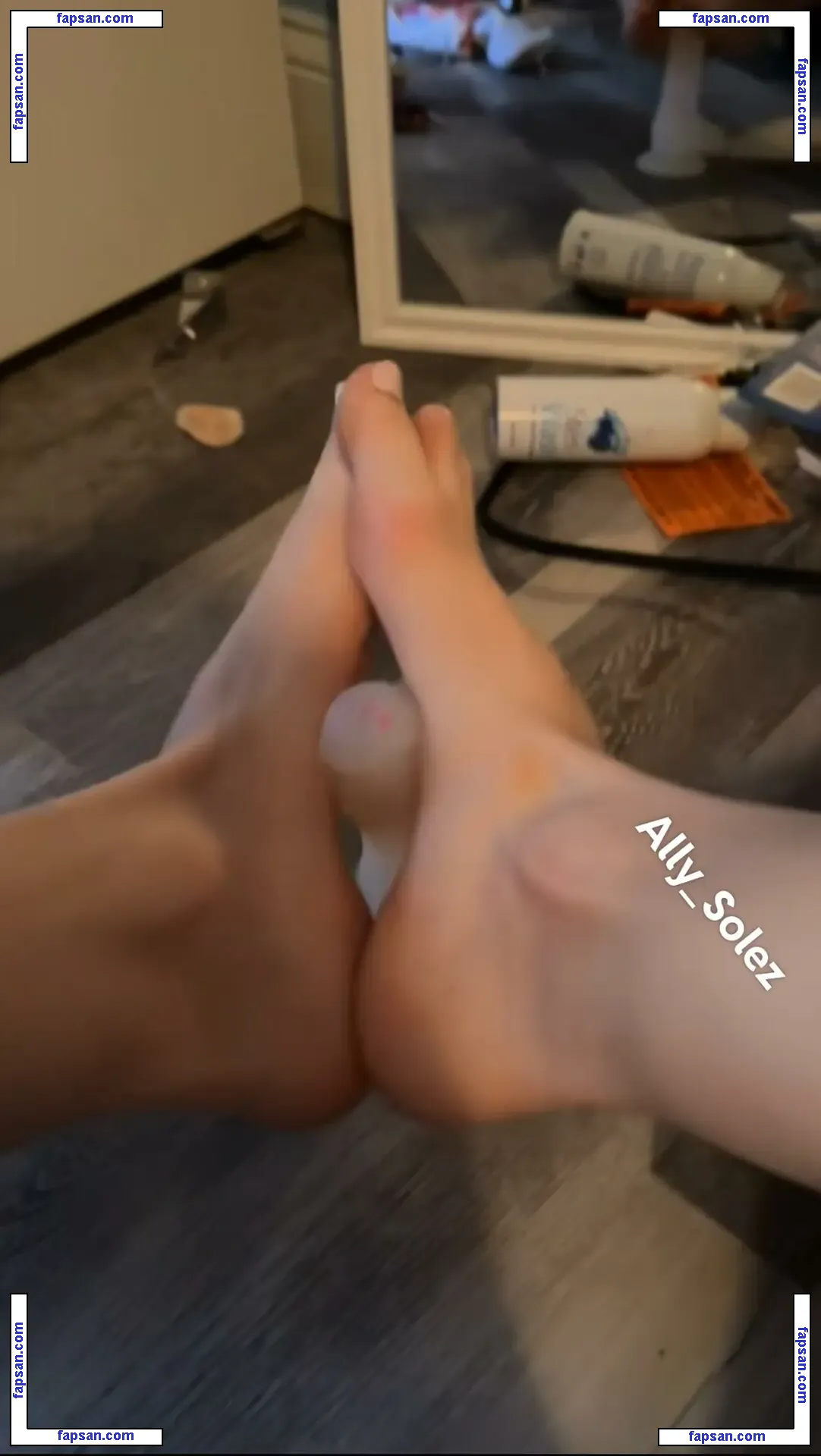 Ally_solez nude photo #0023 from OnlyFans