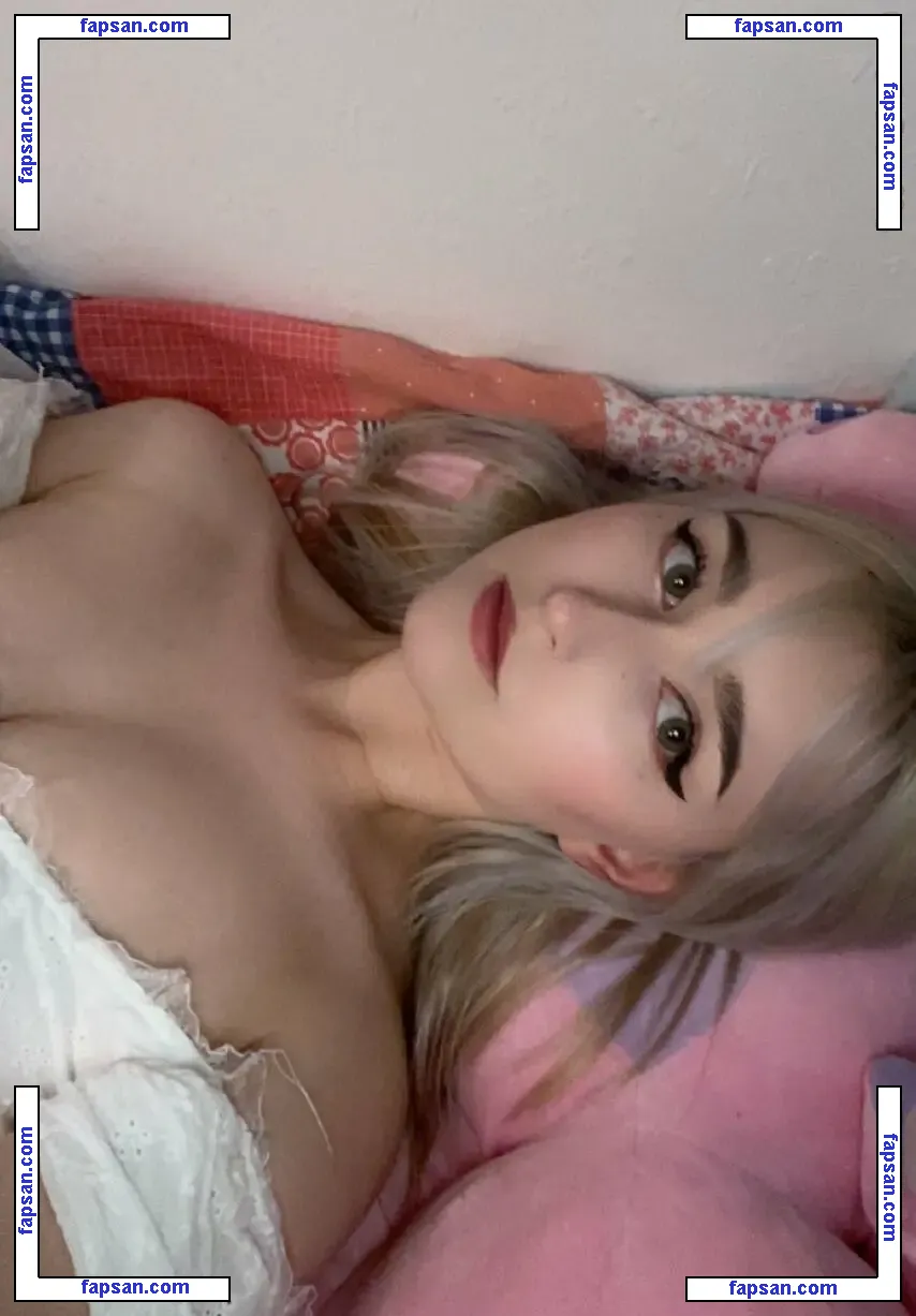 Allykitti голая фото #0001 с Онлифанс