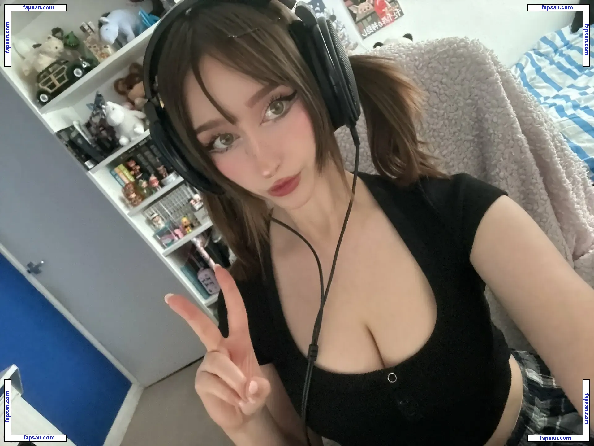 Allykitti nude photo #0039 from OnlyFans