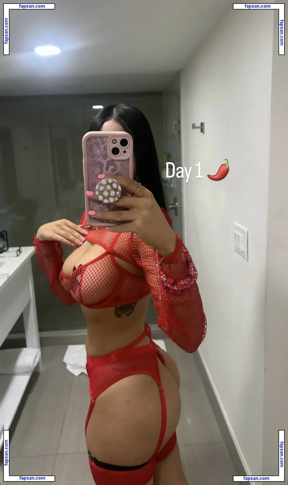 Allysonpernas nude photo #0007 from OnlyFans