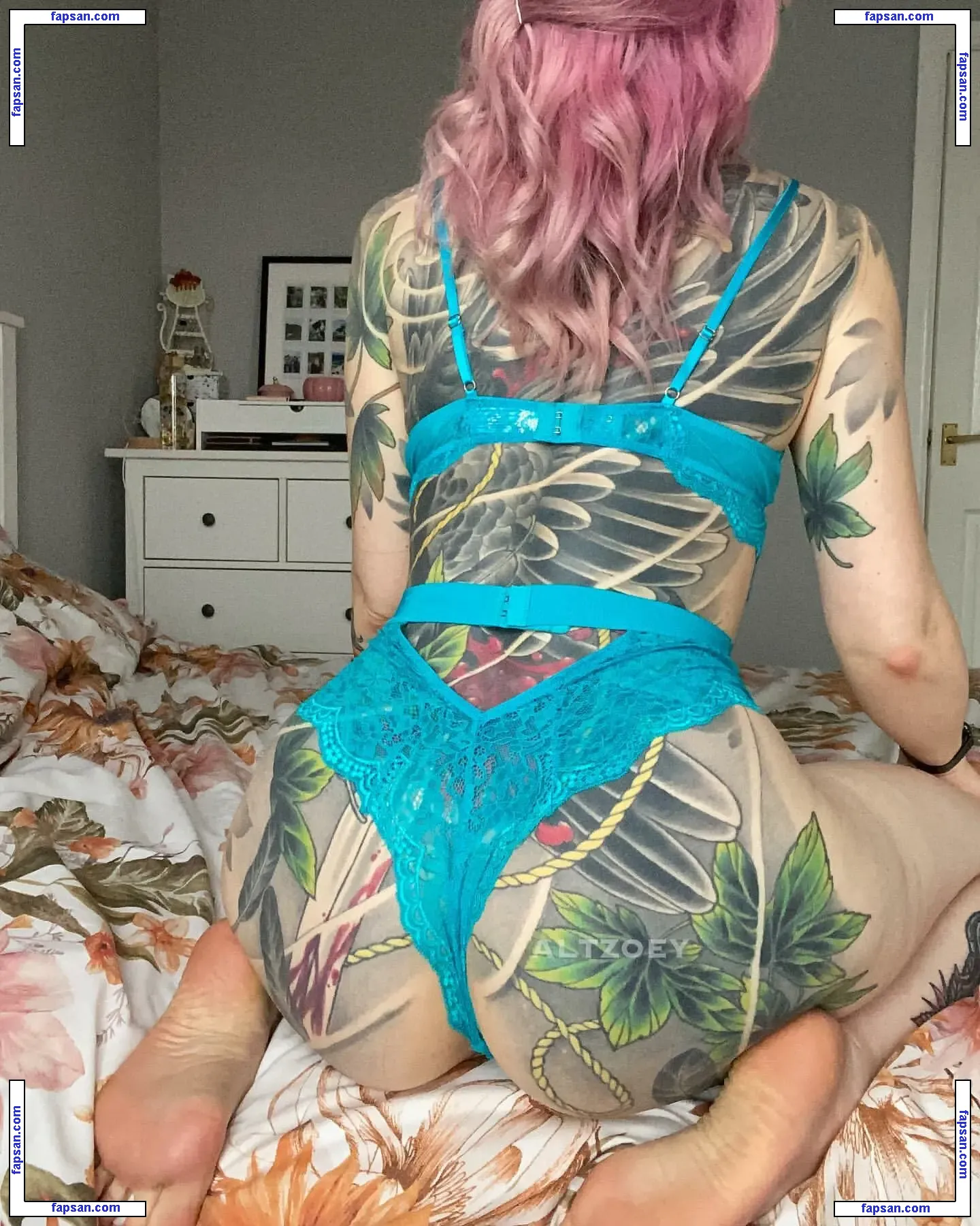 altzoey nude photo #0005 from OnlyFans