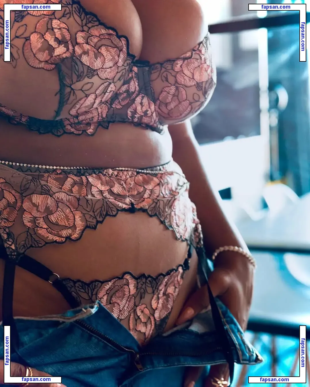 Alua Model голая фото #0005 с Онлифанс