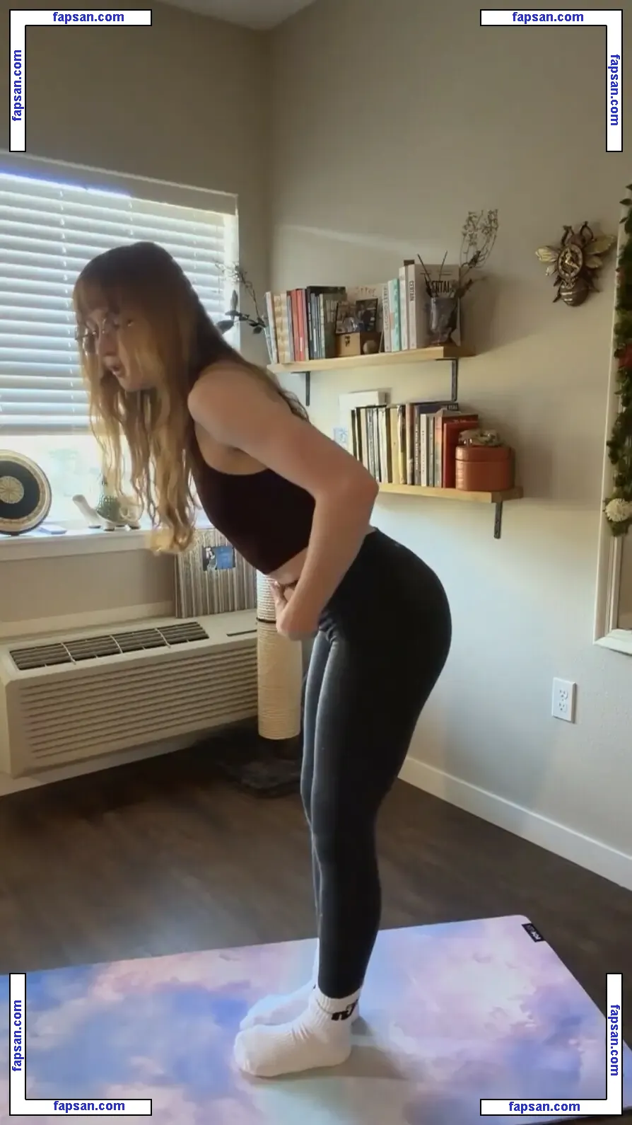 AlwaysSlightlySleepy nude photo #0002 from OnlyFans