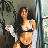 Alyanna Joelle голая #0181