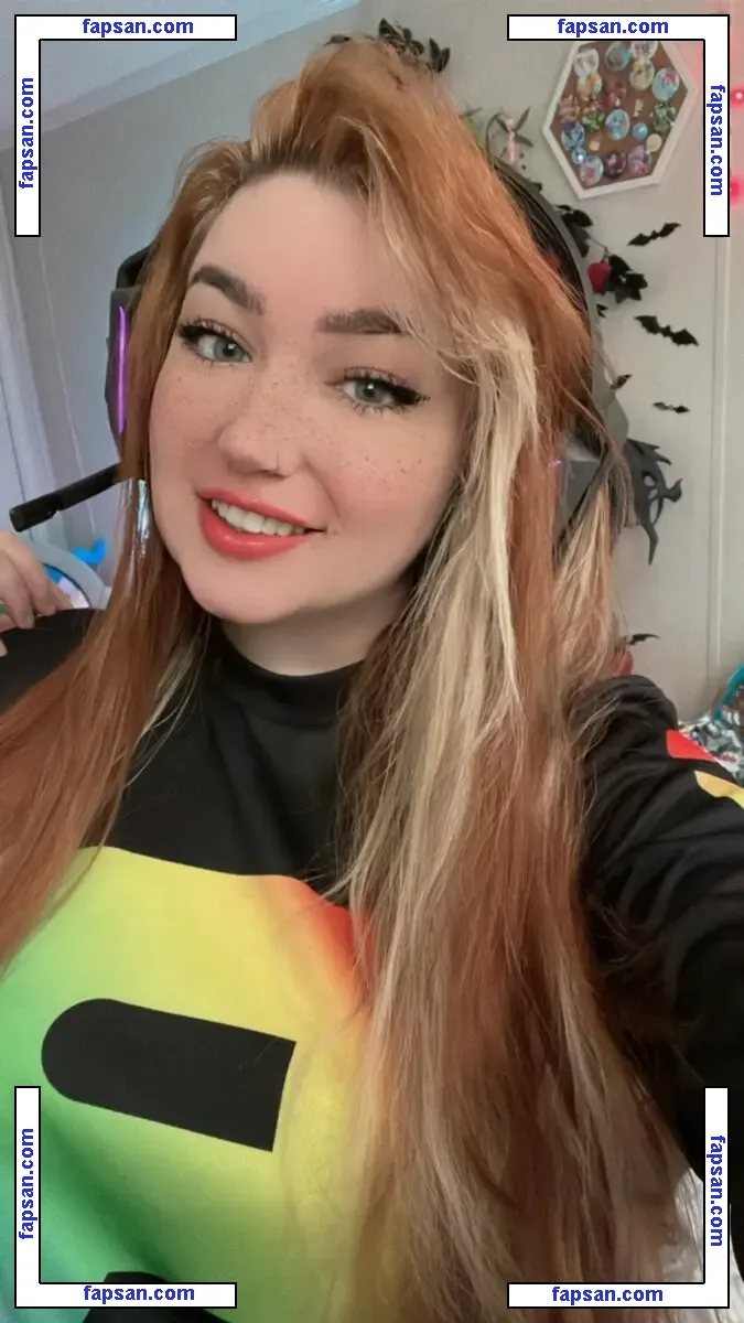 Alyssandria nude photo #0003 from OnlyFans