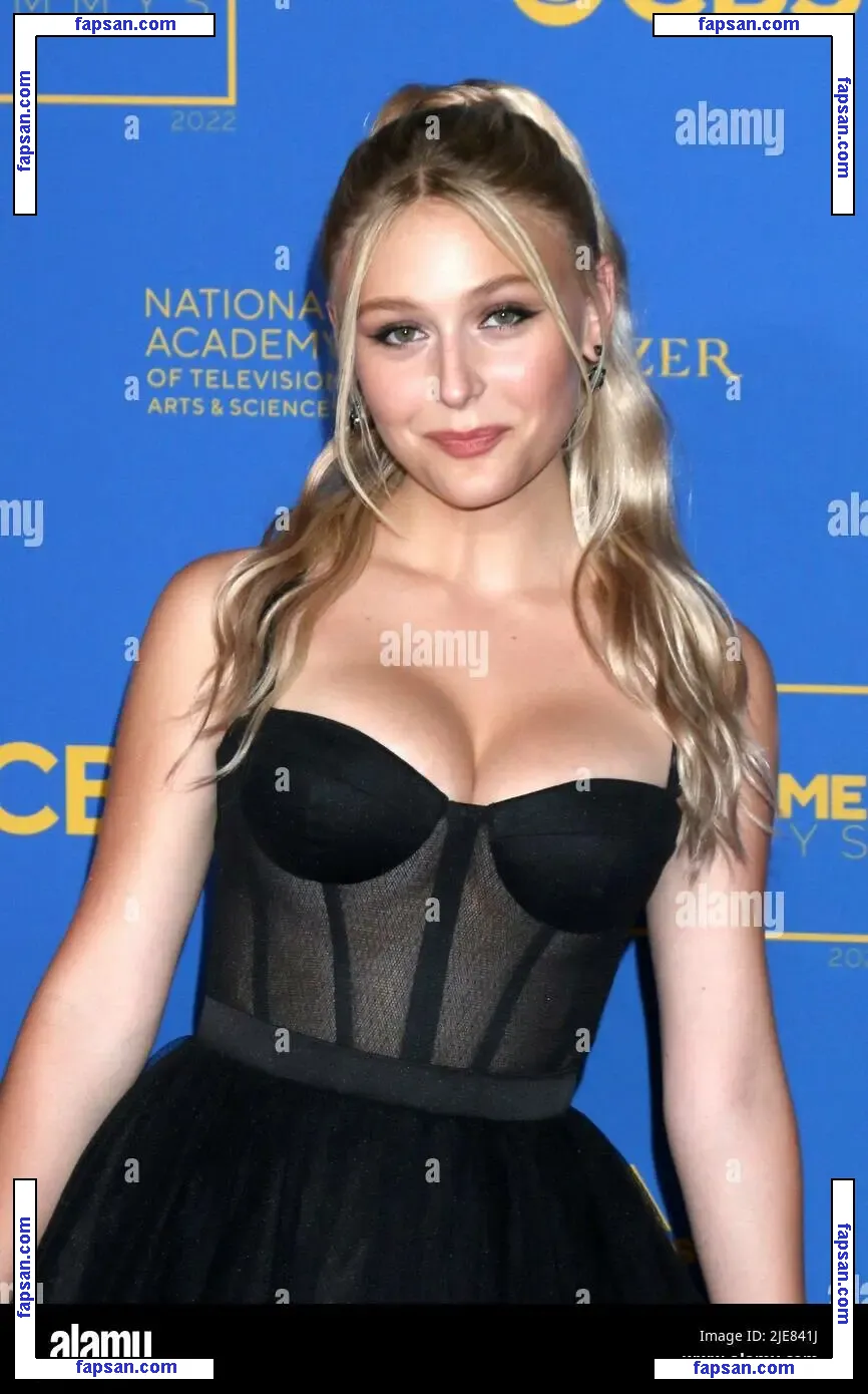 Alyvia Alyn Lind голая фото #0002 с Онлифанс