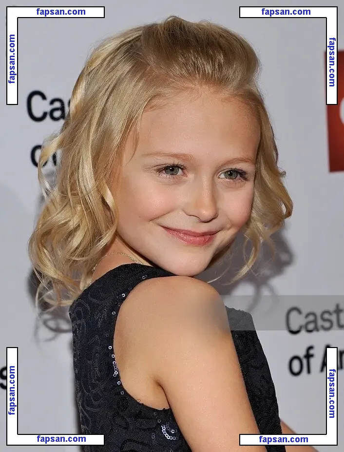 Alyvia Alyn Lind голая фото #0003 с Онлифанс