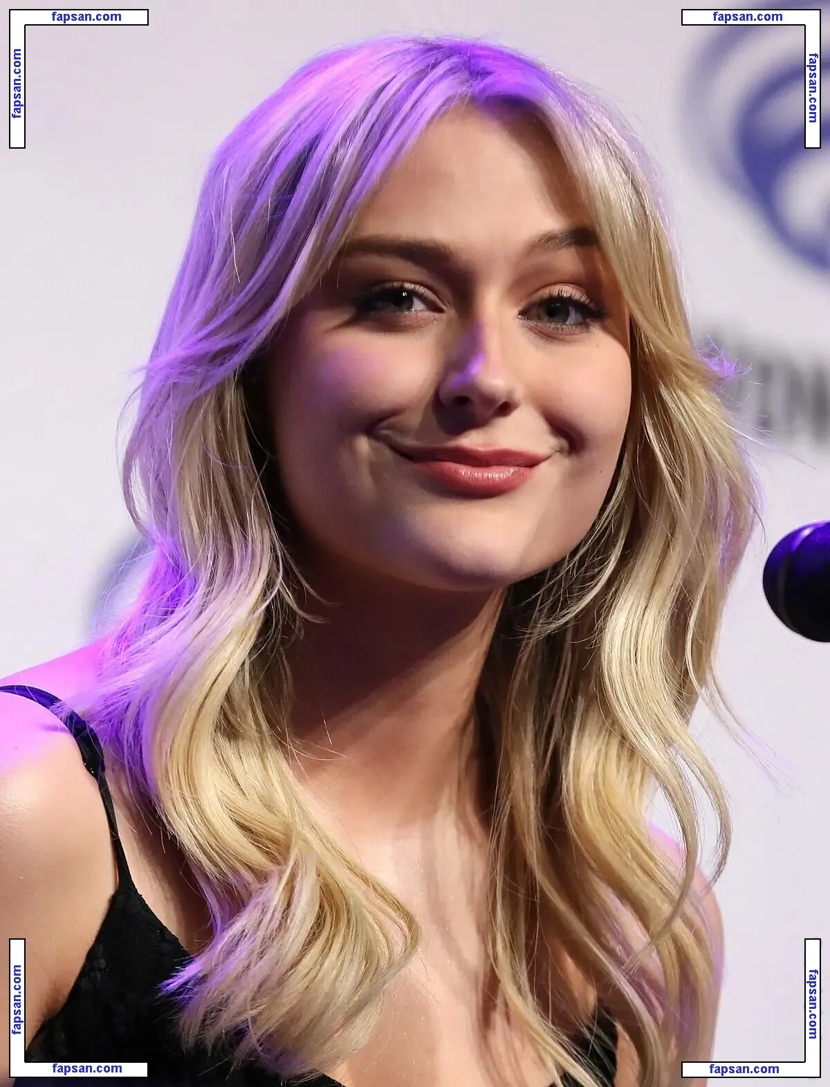 Alyvia Alyn Lind голая фото #0006 с Онлифанс