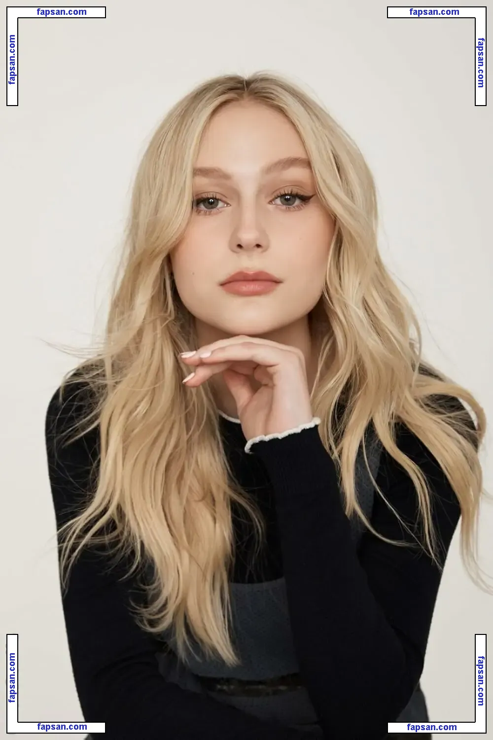 Alyvia Alyn Lind голая фото #0007 с Онлифанс