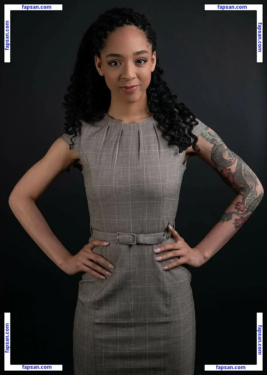 Amala Ekpunobi nude photo #0032 from OnlyFans