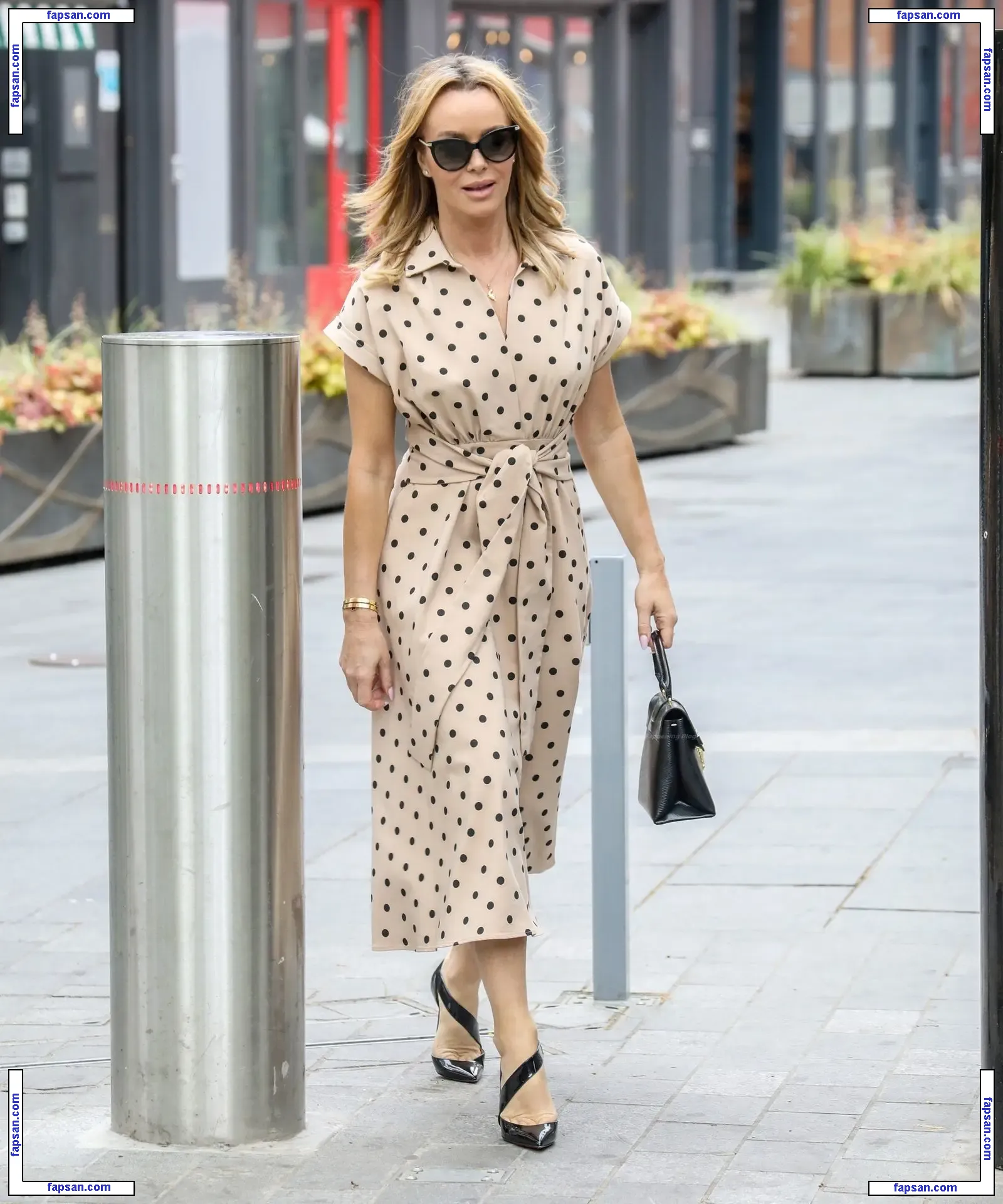 Amanda Holden nude photo #2527 from OnlyFans