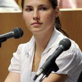 Amanda Knox голая #0002