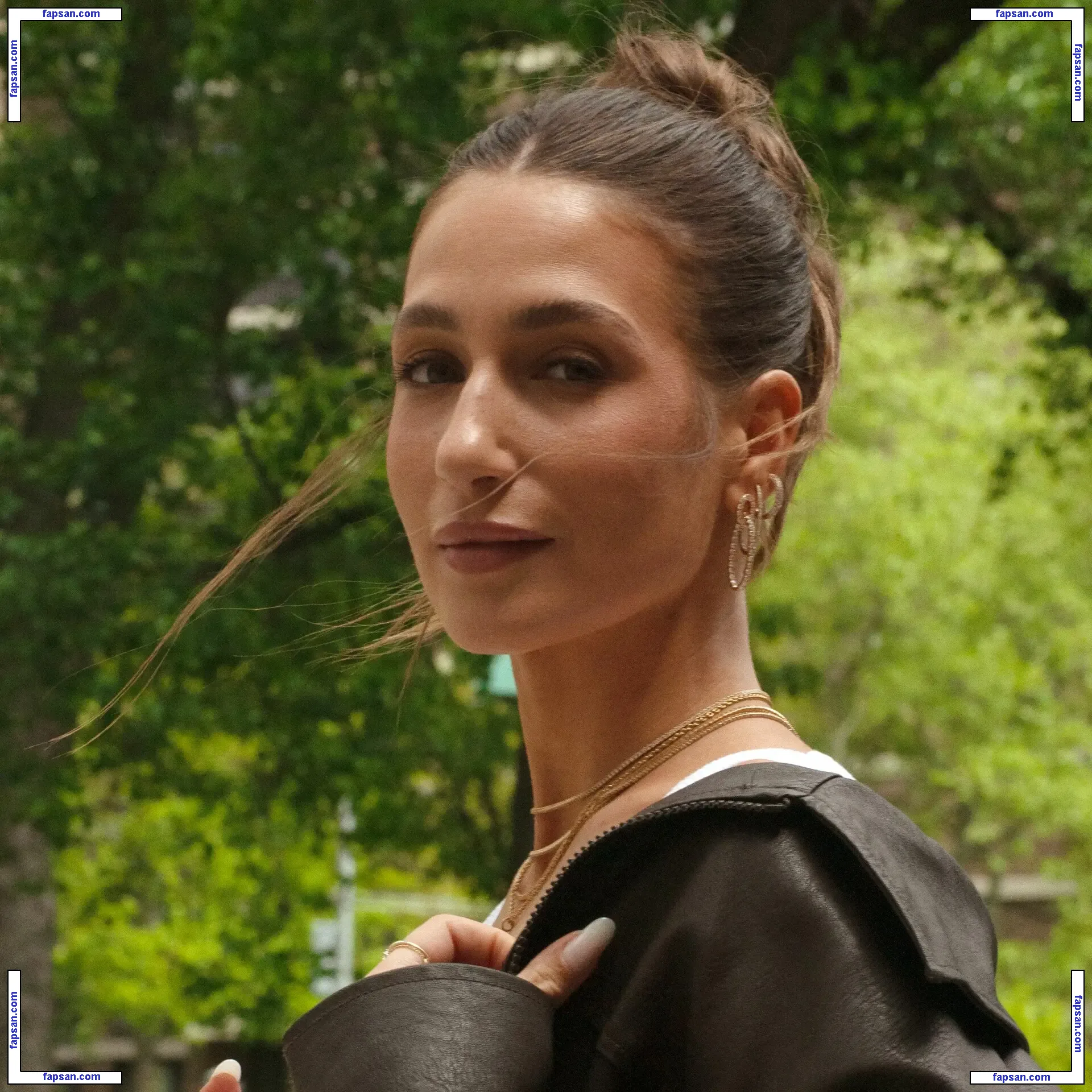 amandabatula nude photo #0008 from OnlyFans