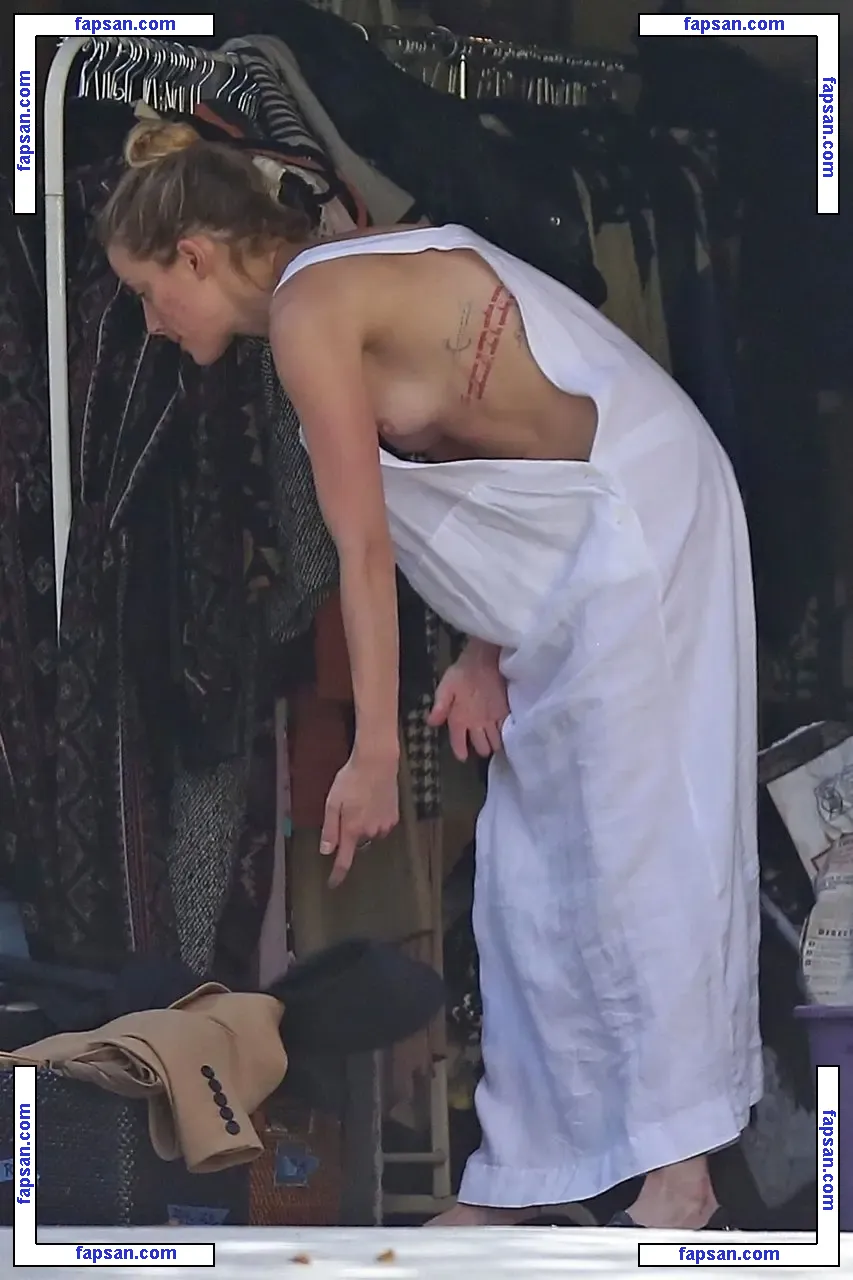 Amber Heard nude photo #0376 from OnlyFans