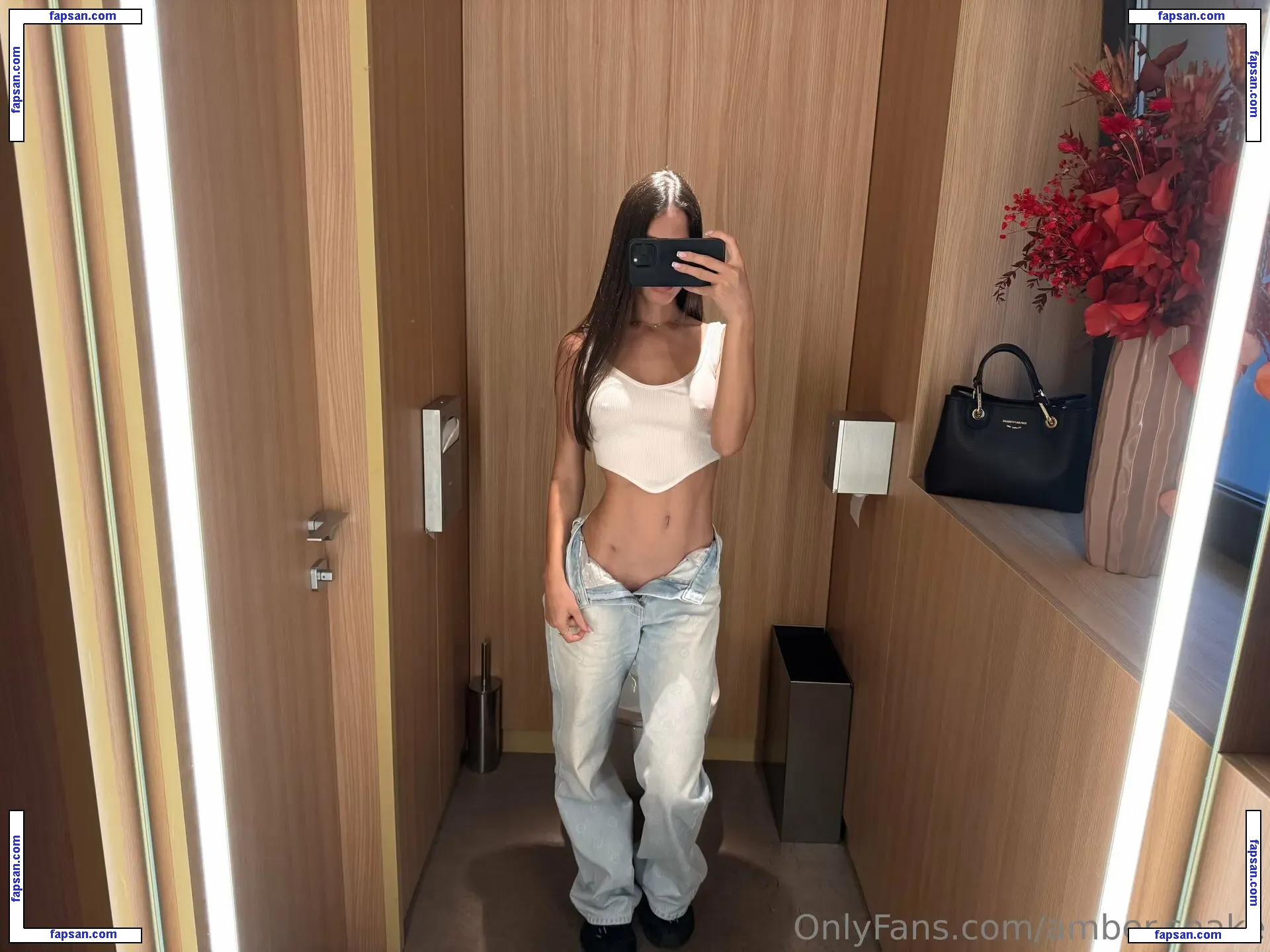 amber.snake nude photo #0007 from OnlyFans