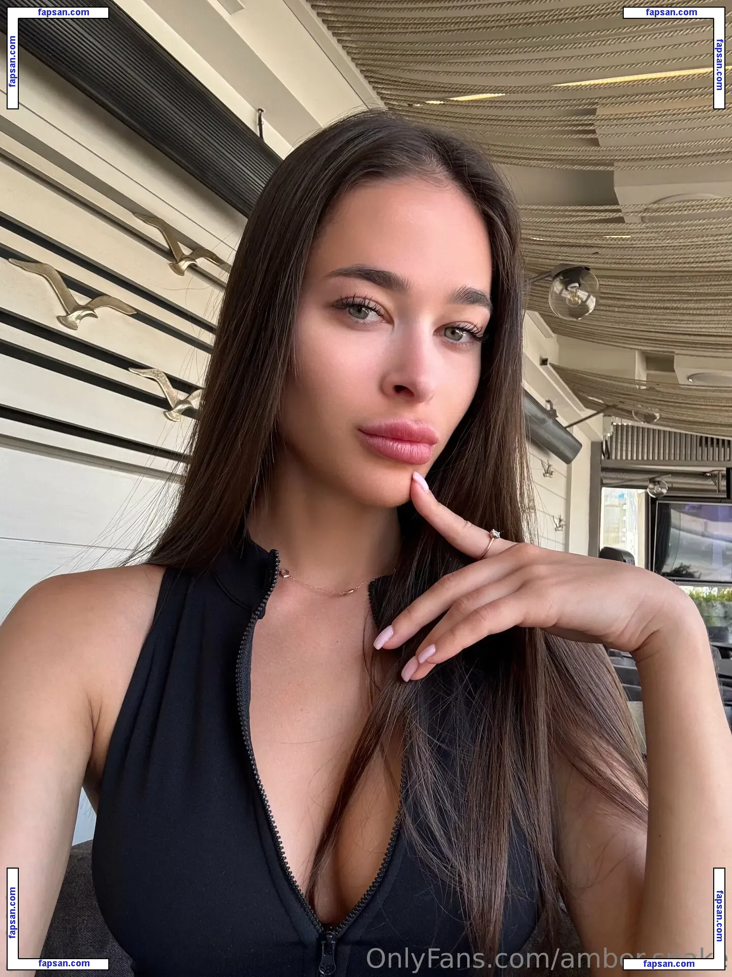 amber.snake nude photo #0008 from OnlyFans