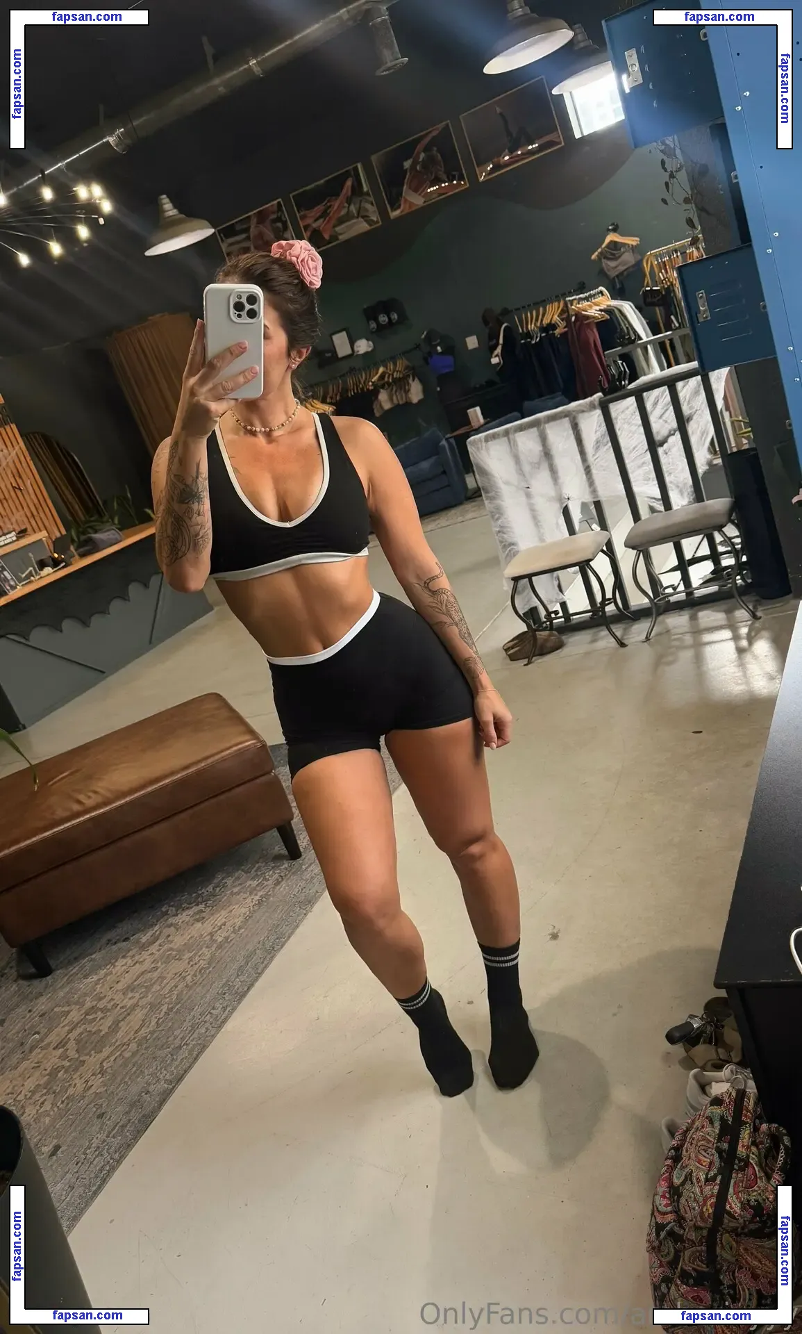 amberivyyy nude photo #0007 from OnlyFans