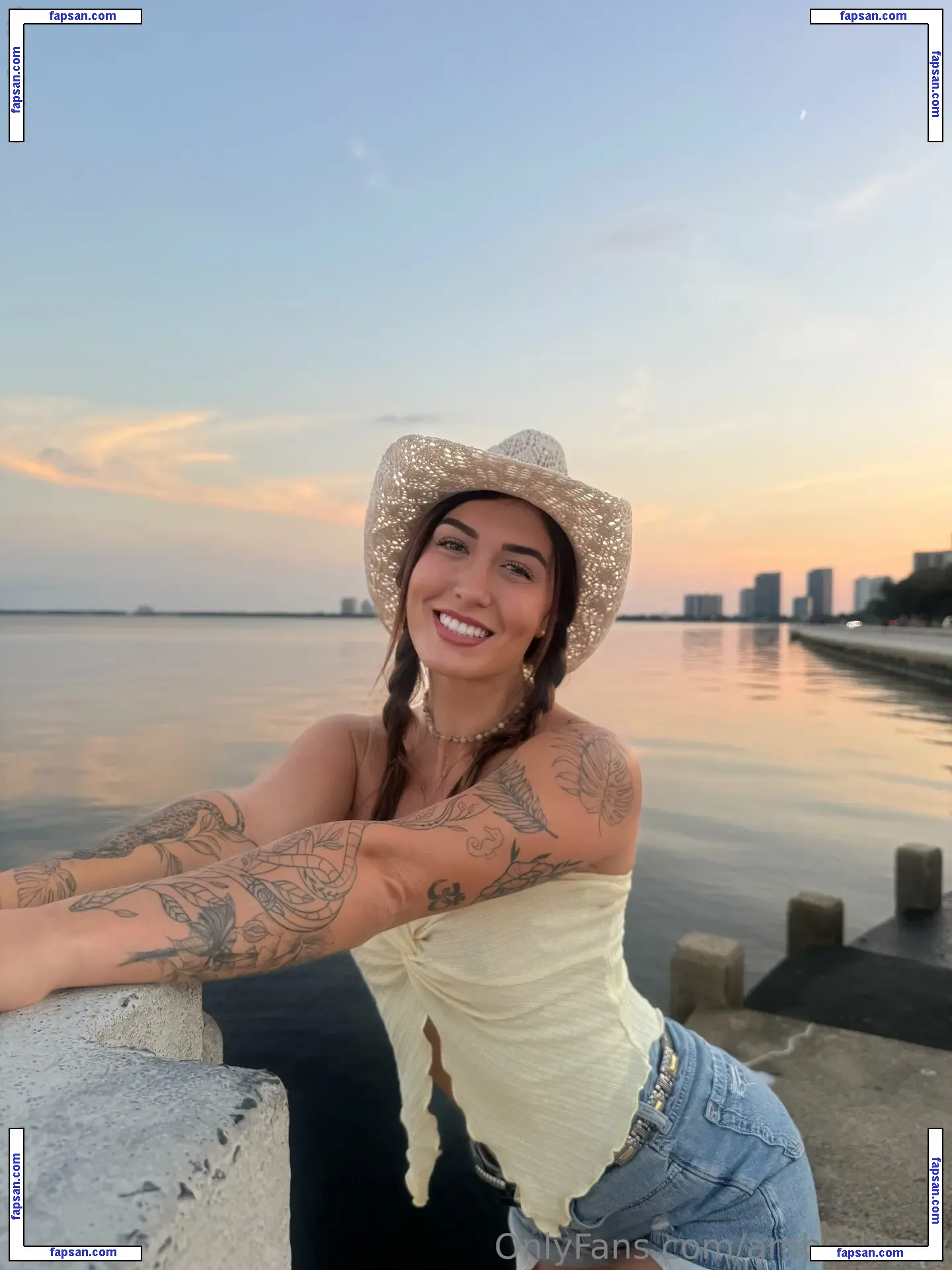 amberivyyy nude photo #0014 from OnlyFans