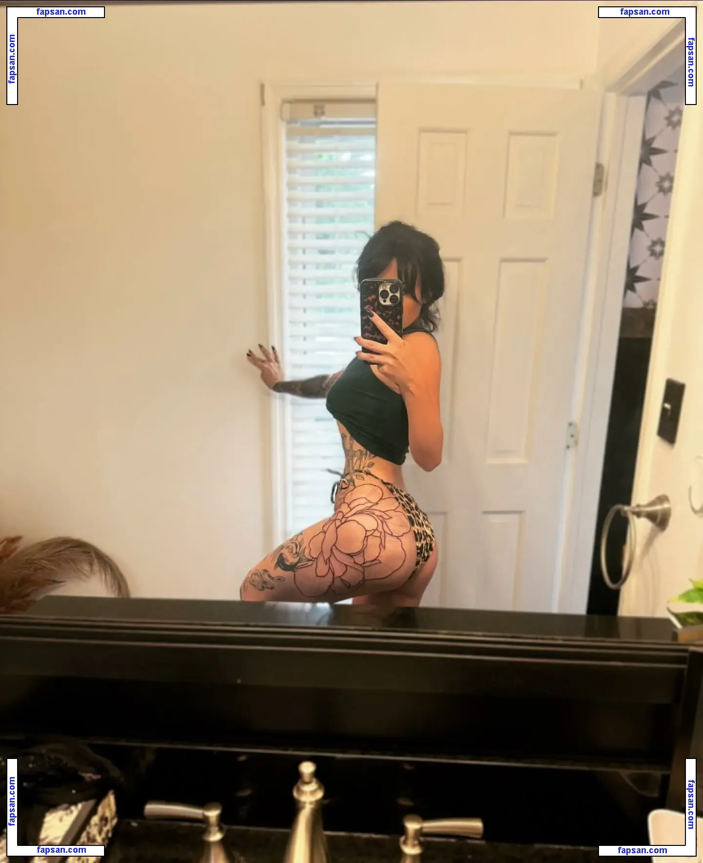 Amberlynnwhite nude photo #0010 from OnlyFans