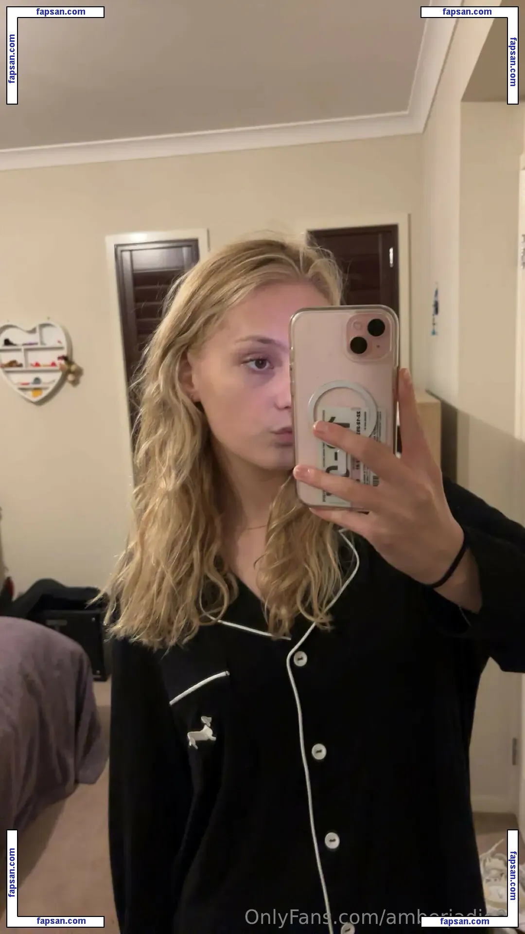 Ambsjadie голая фото #0002 с Онлифанс