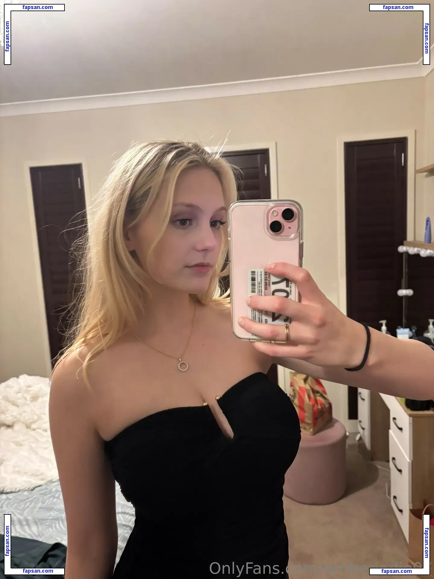 Ambsjadie голая фото #0009 с Онлифанс