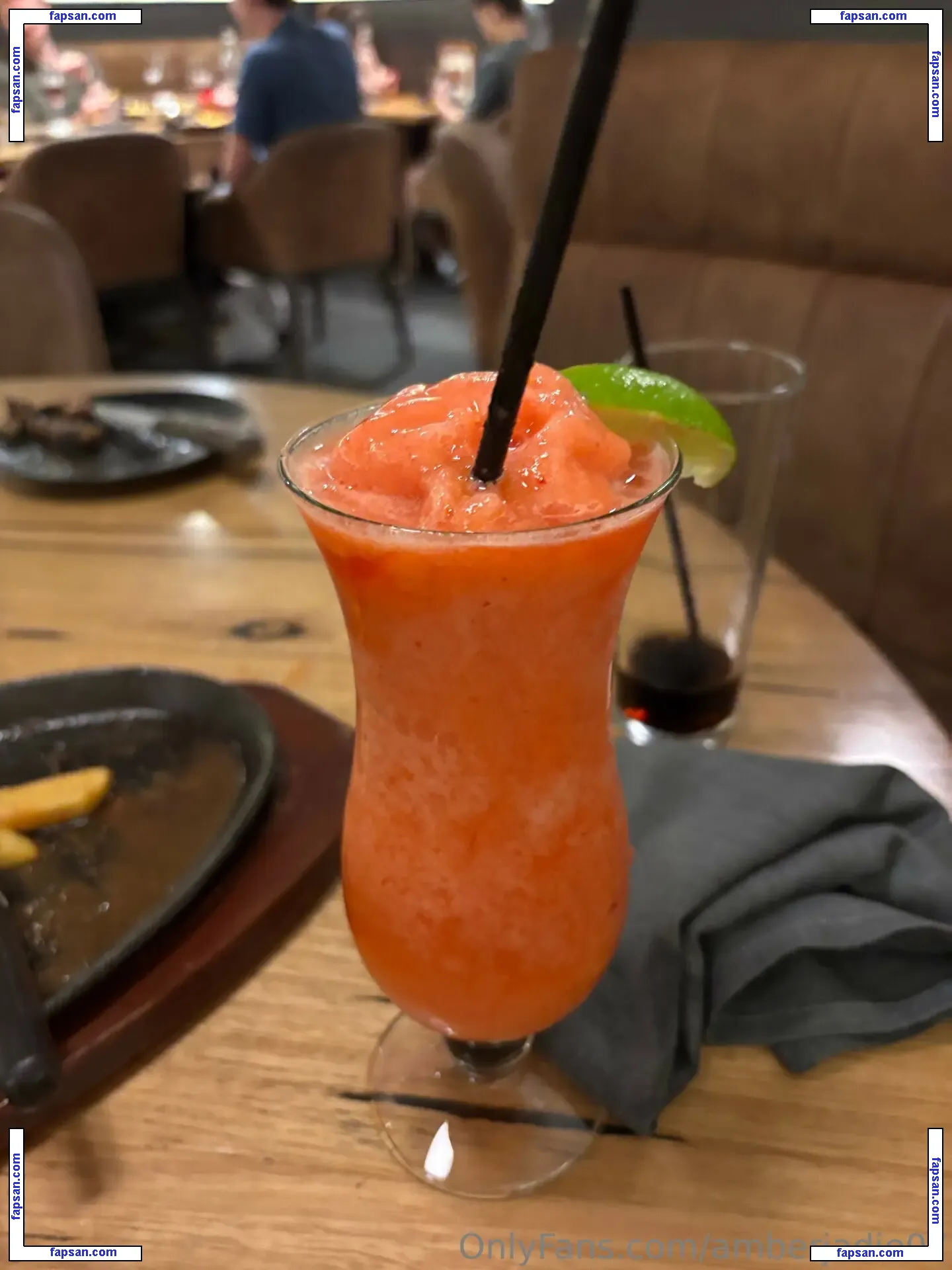 Ambsjadie голая фото #0012 с Онлифанс