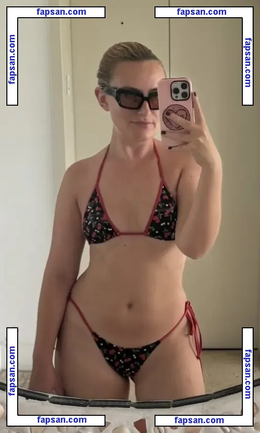 Amelia Dimoldenberg nude photo #0271 from OnlyFans