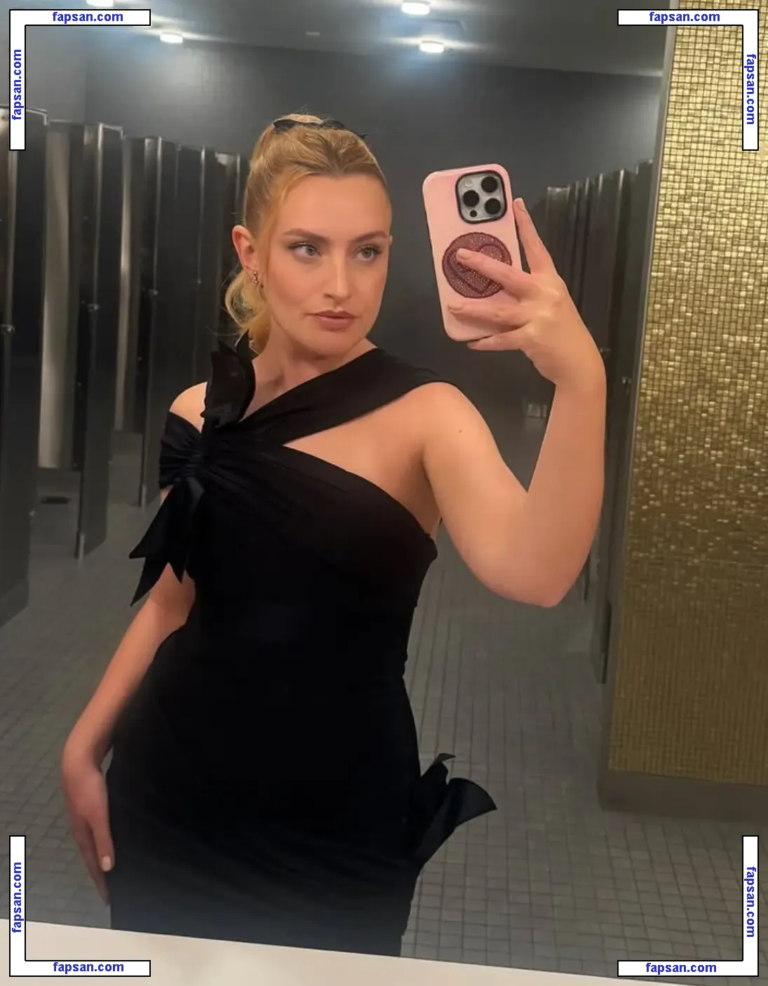 Amelia Dimoldenberg nude photo #0279 from OnlyFans