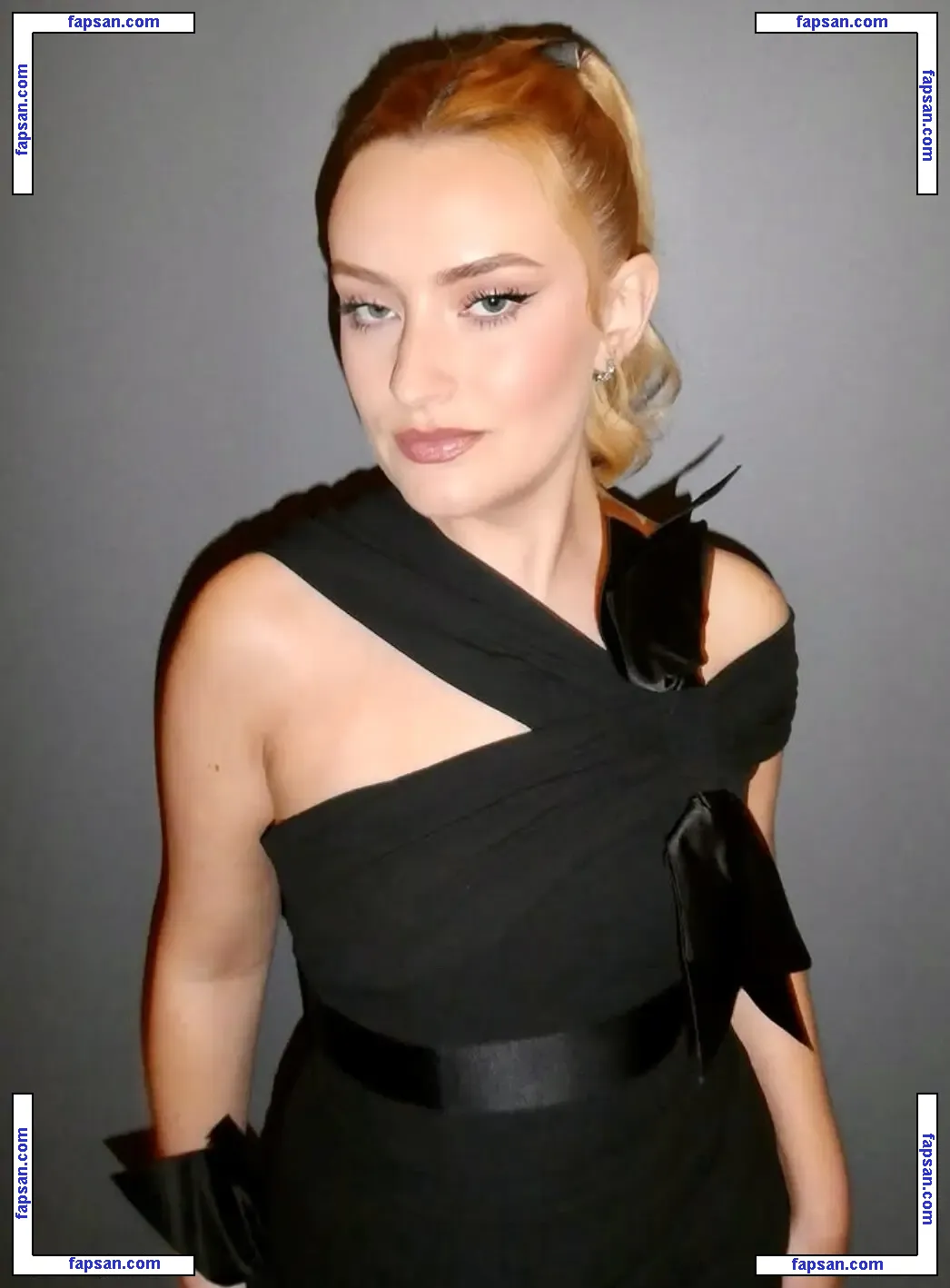 Amelia Dimoldenberg nude photo #0281 from OnlyFans