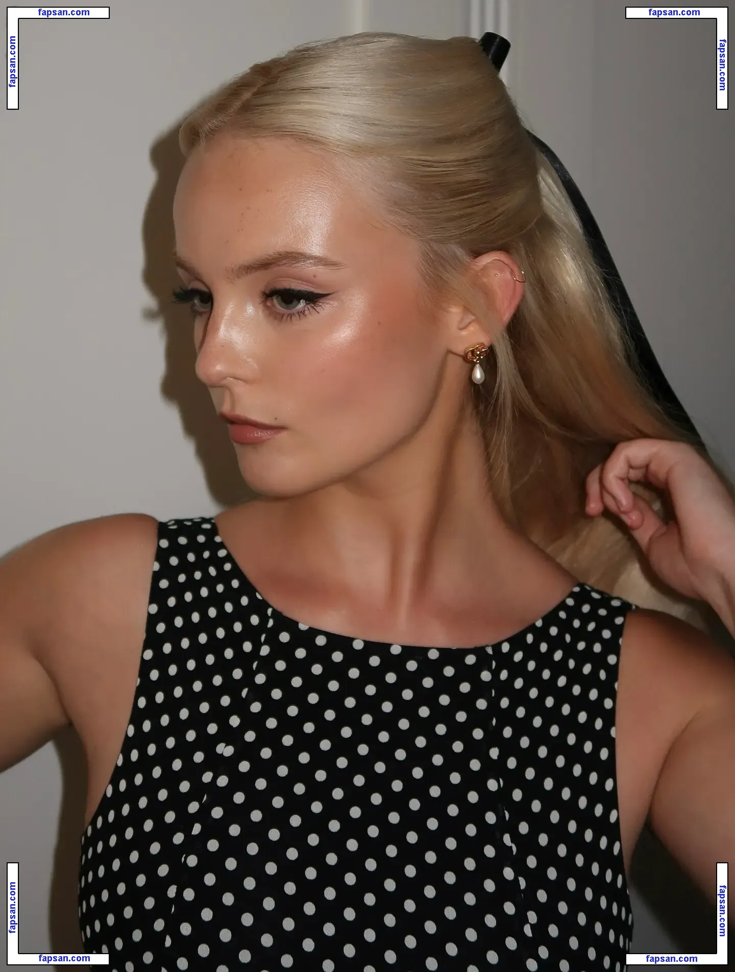 Amelia Eve Gibson nude photo #0127 from OnlyFans