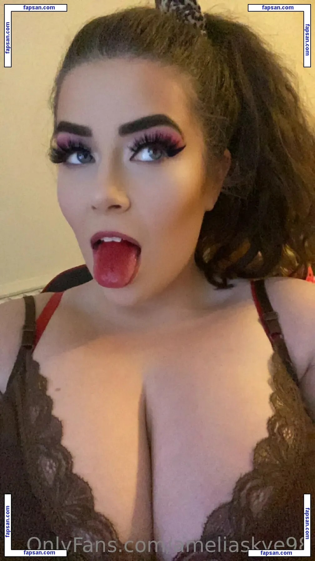 ameliaskye98 nude photo #0032 from OnlyFans