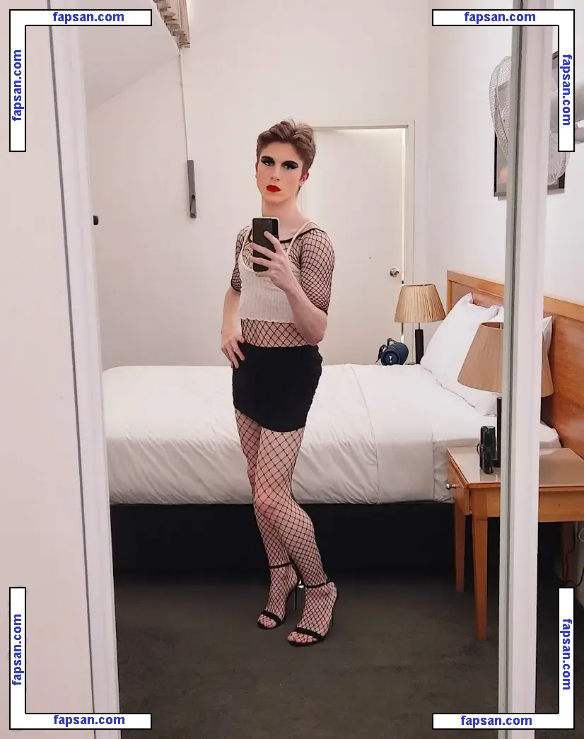 Amelie Aubrey nude photo #0012 from OnlyFans