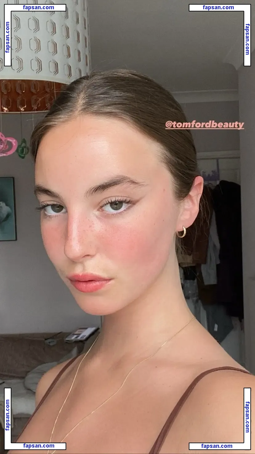 Amelie Manzoli nude photo #0023 from OnlyFans
