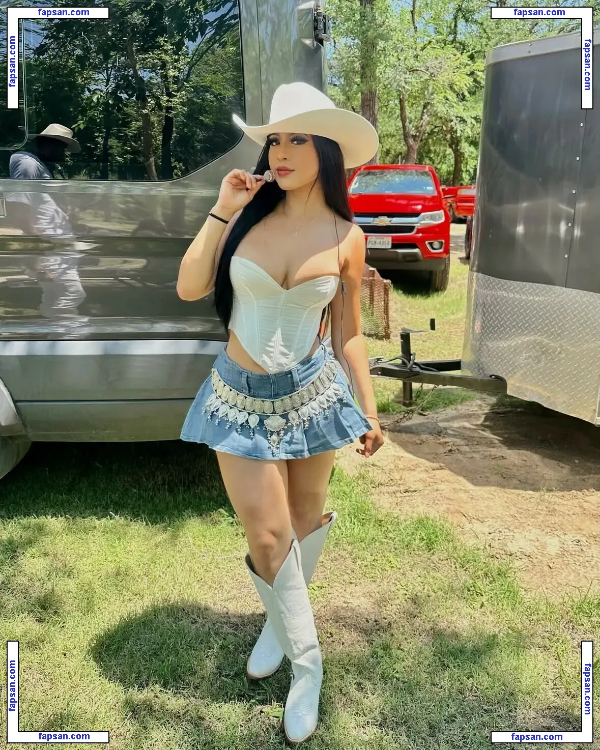 America Cuevas голая фото #0008 с Онлифанс