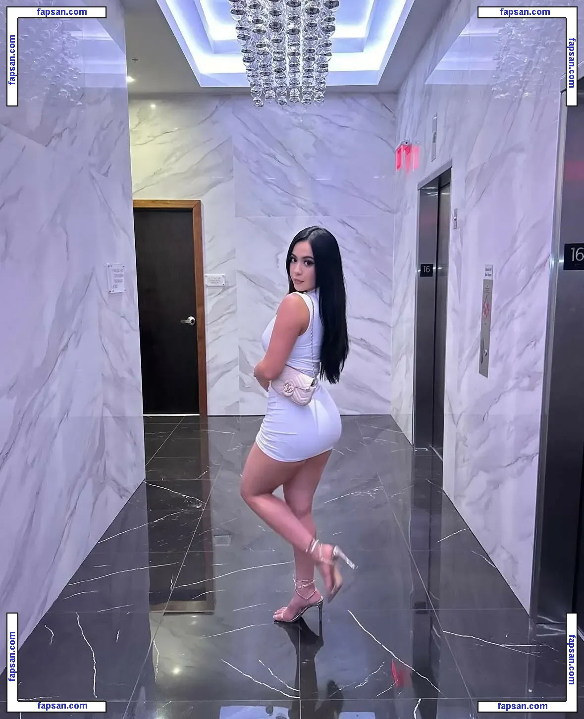 America Cuevas голая фото #0025 с Онлифанс