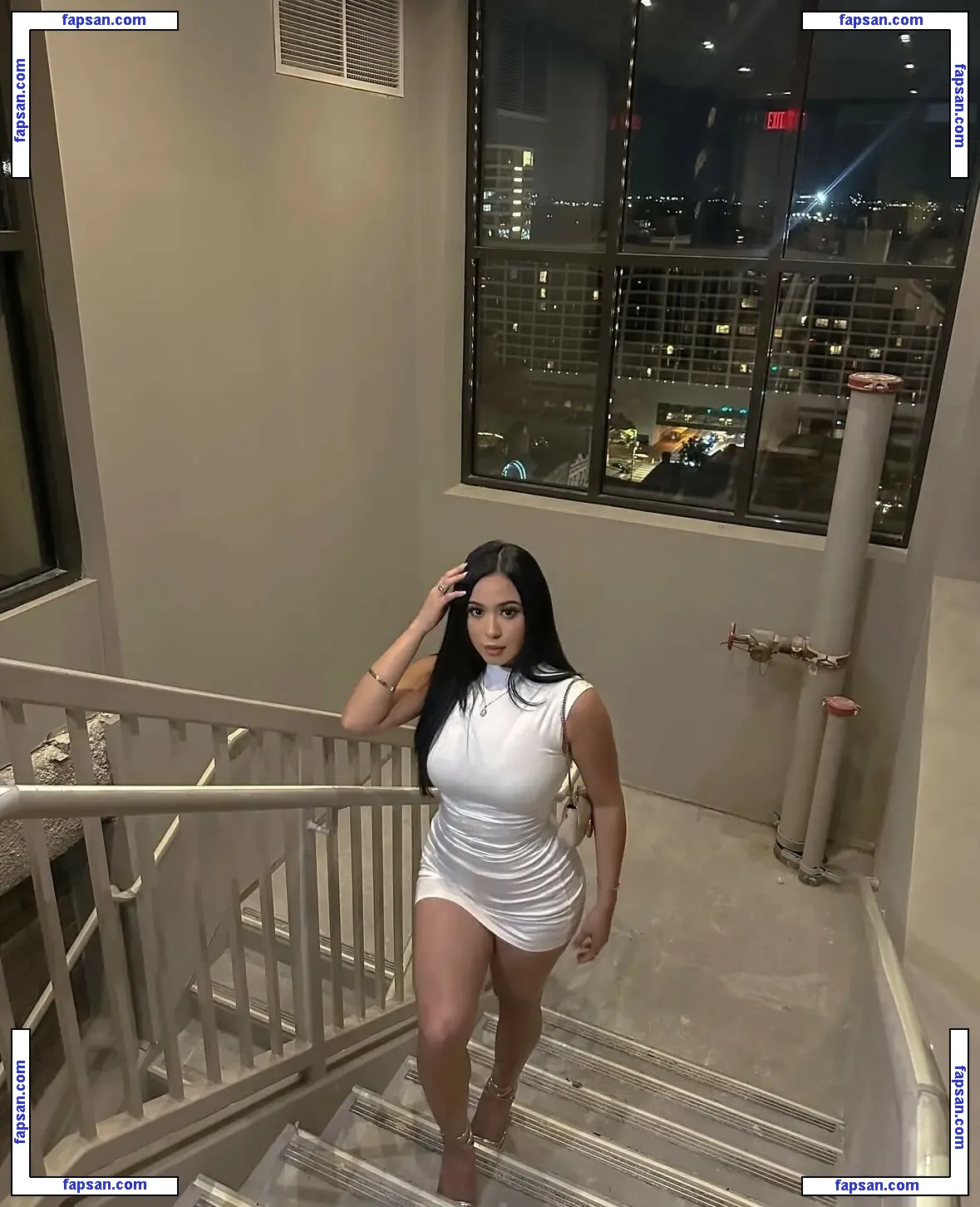 America Cuevas голая фото #0026 с Онлифанс