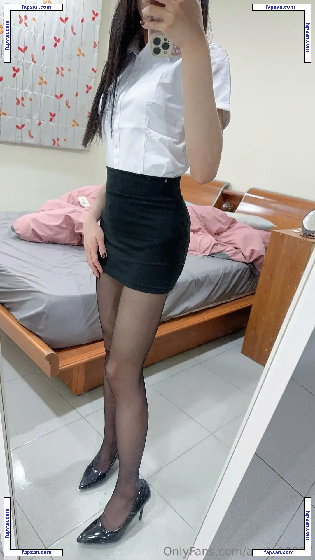 amily99887 nude photo #0028 from OnlyFans