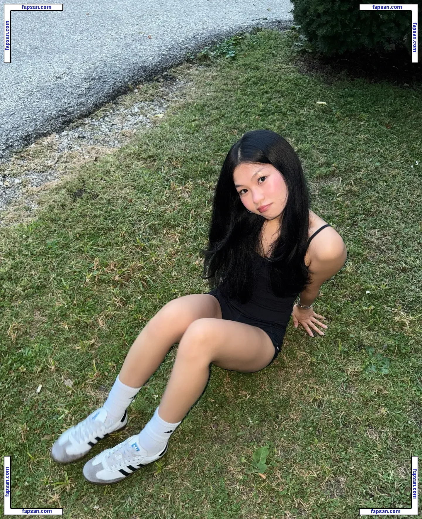 Amina Li nude photo #0019 from OnlyFans