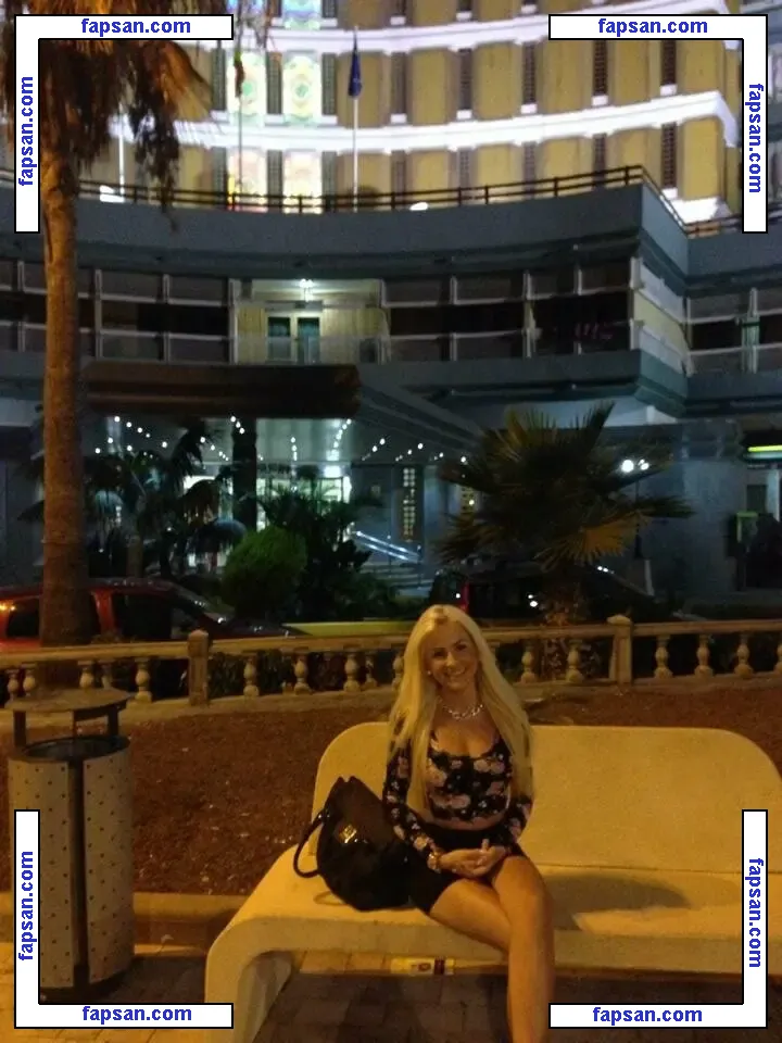 Amira Reichert голая фото #0001 с Онлифанс