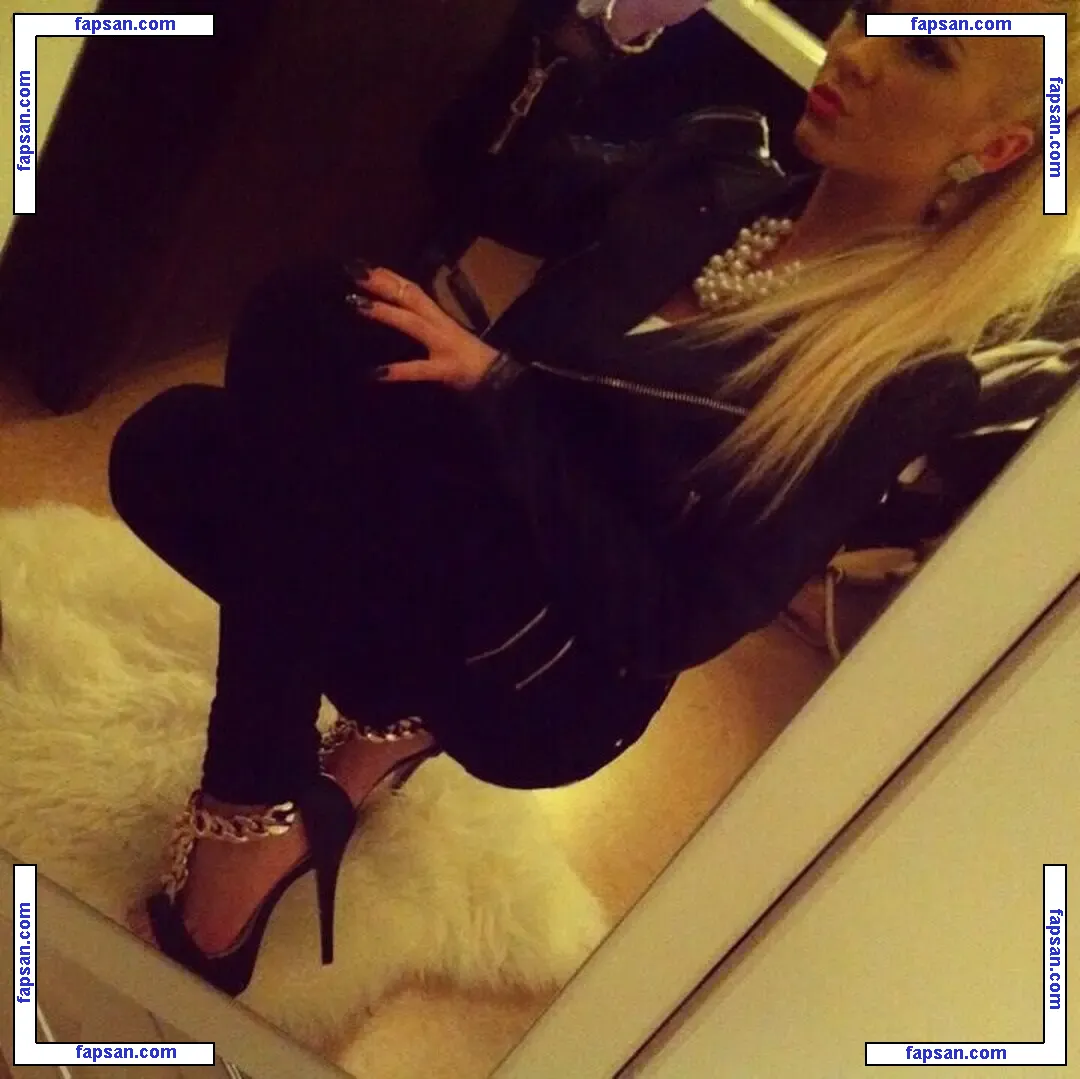 Amira Reichert голая фото #0002 с Онлифанс