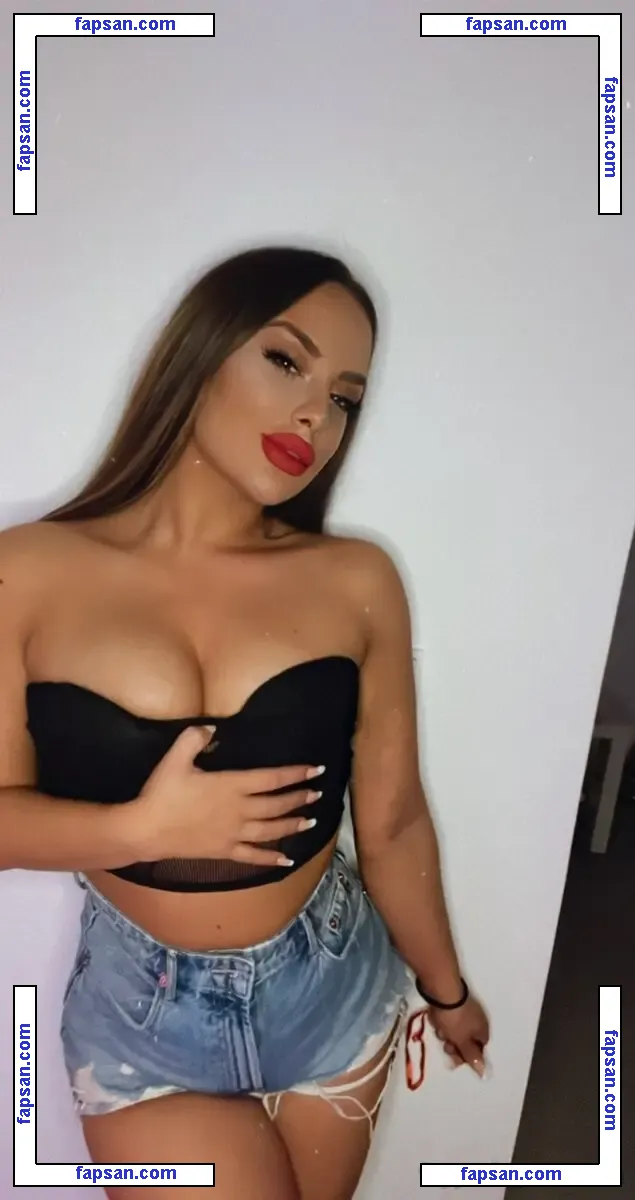 Amirasecret99 nude photo #0011 from OnlyFans