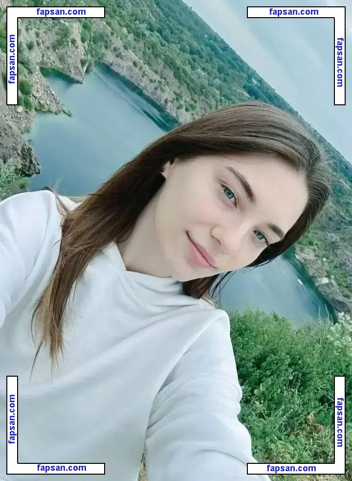 AmoreKiwik nude photo #0009 from OnlyFans